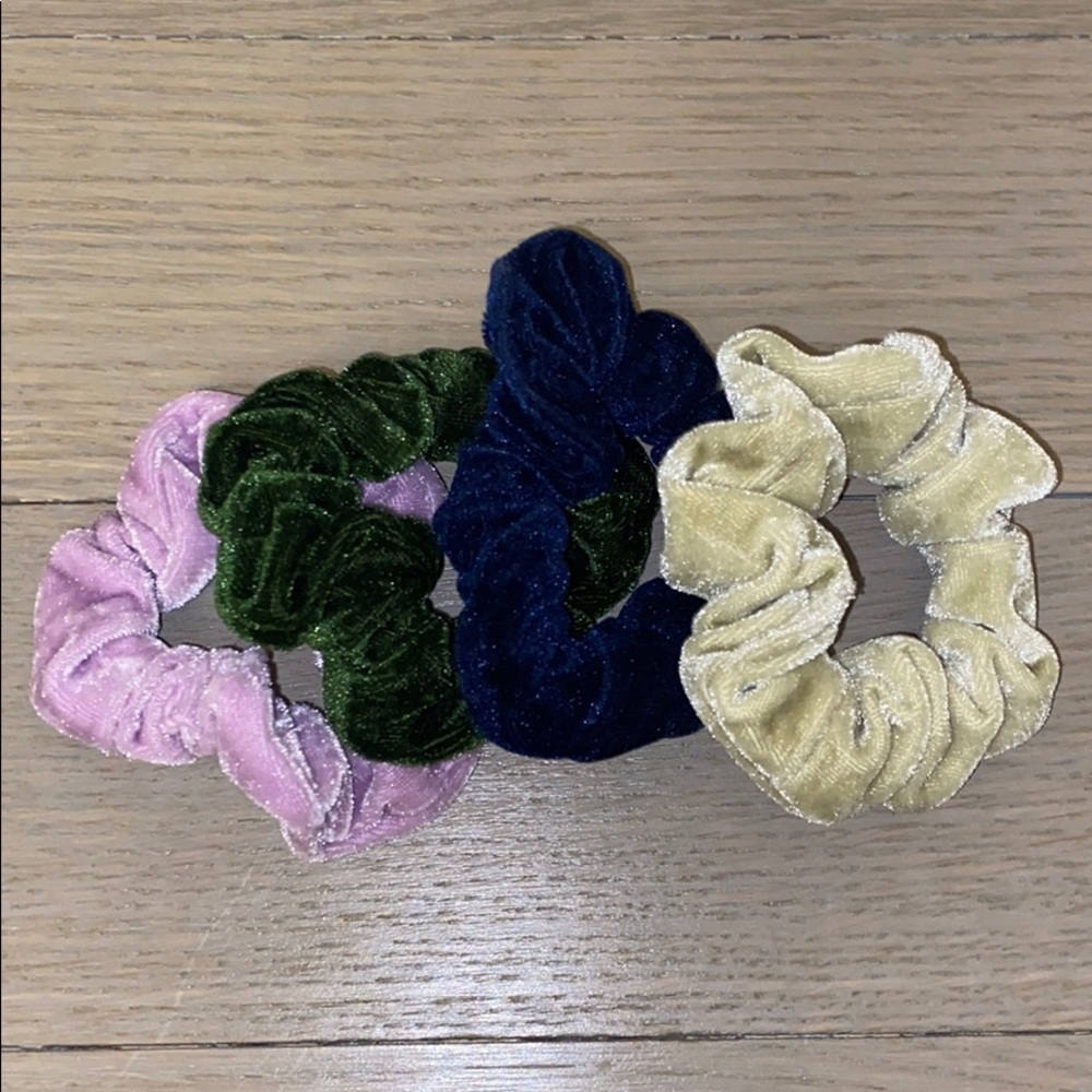 4 Pack of Scrunchies